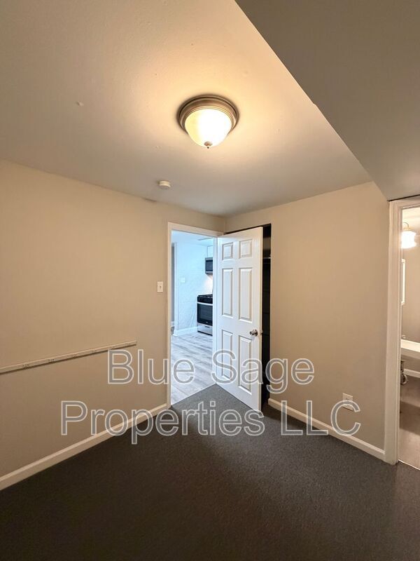 Building Photo - 109 Chadwick Ave