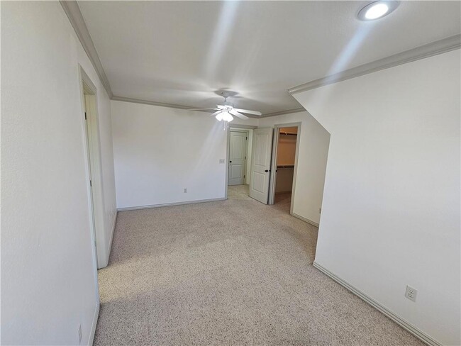 Building Photo - 2311 S Mont Blanc Ave