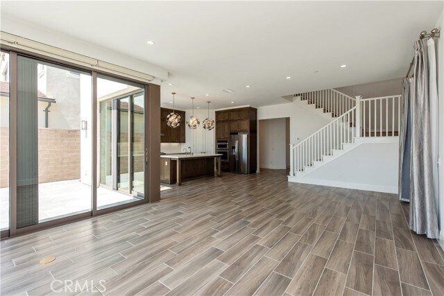 Building Photo - 108 Statura
