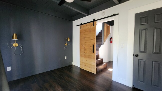 Building Photo - 863 Deer Trail