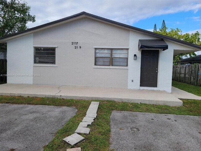 Primary Photo - 2117 Liberty St