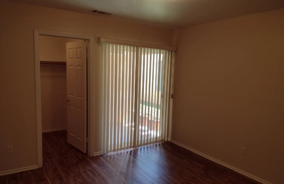 Building Photo - 11541 Park Ln
