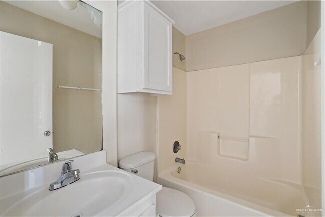 Building Photo - 12 Gastel Cir