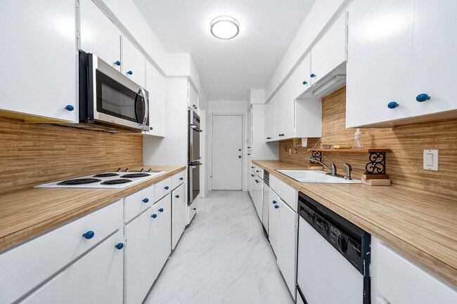 Building Photo - 4507 Medinah Pl