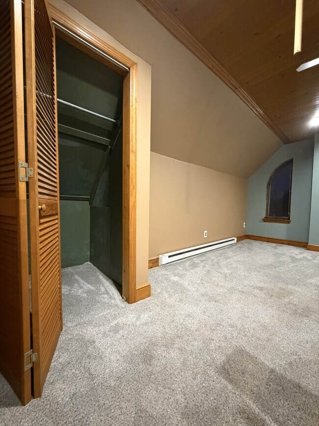 Building Photo - 308 Green St