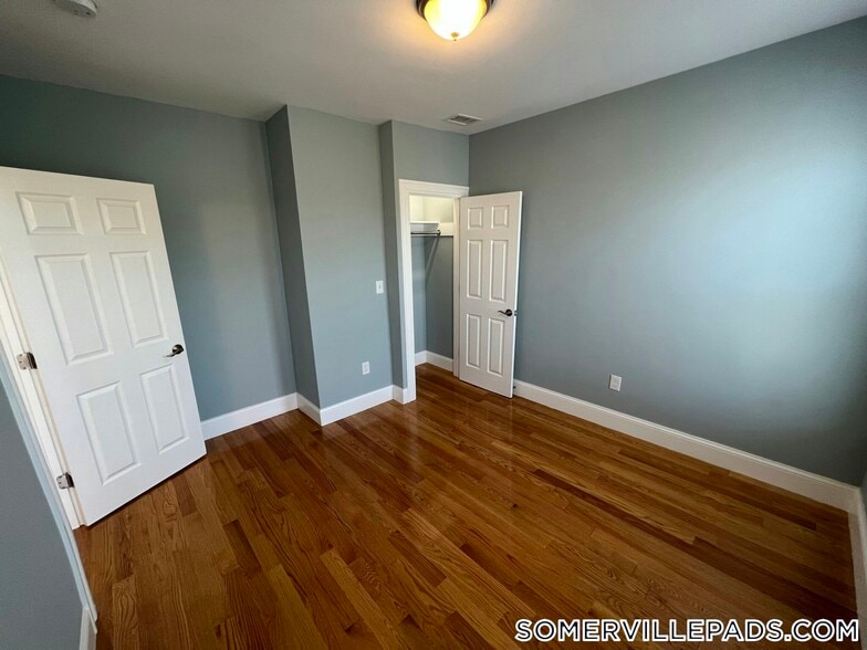 Building Photo - 366 Highland Ave