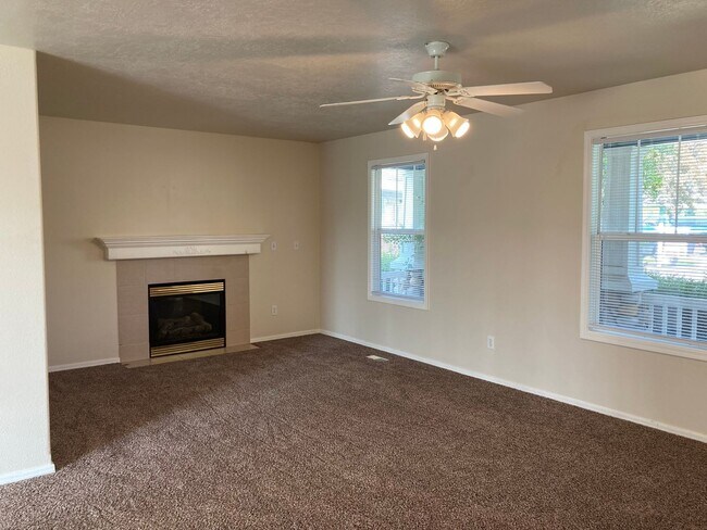 Building Photo - 3137 W Pudu St