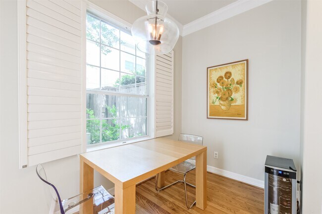 Building Photo - 7515 Shady Villa Walk