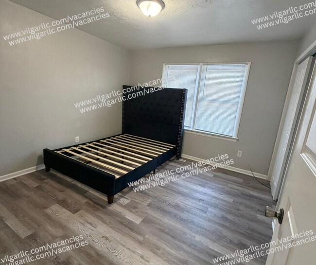 Building Photo - Discover comfort, convenience, and quality living in this beautifully updated 3-bedroom single-fa...