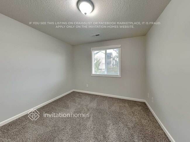 Building Photo - 3328 Kona St NE