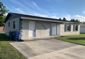 Building Photo - 14301 SW 105th Ave