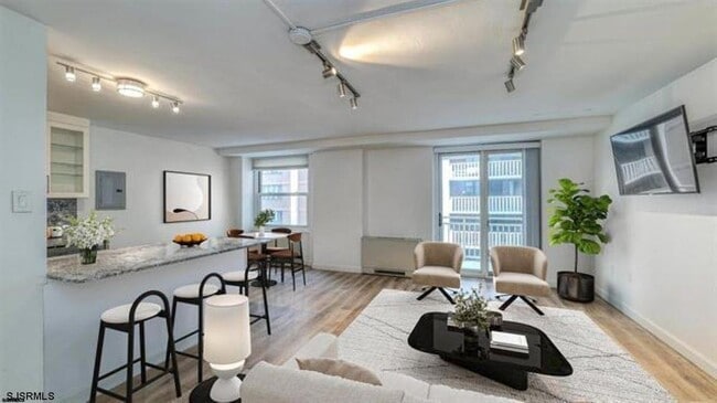 Building Photo - 101 S Plaza Pl