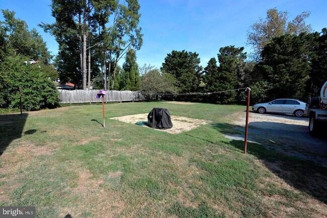 Building Photo - 718 Church Hill Rd