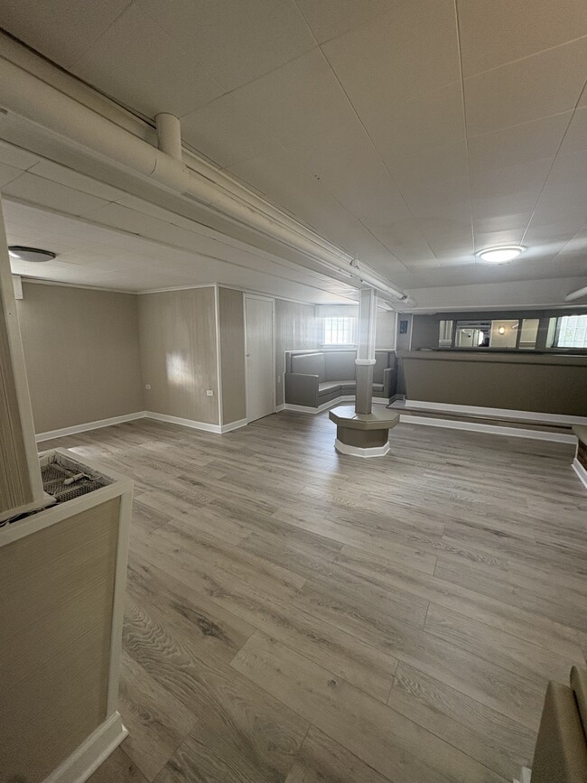 Building Photo - 7607 S Wolcott Ave