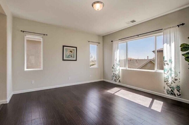 Building Photo - 7479 E Giavanna Ave