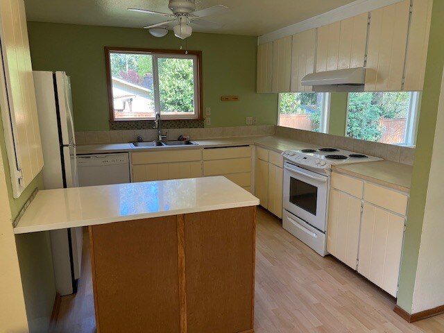 Building Photo - 4219 67th Ave NW