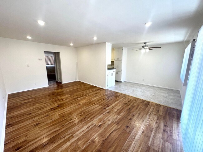 Interior Photo - com358
