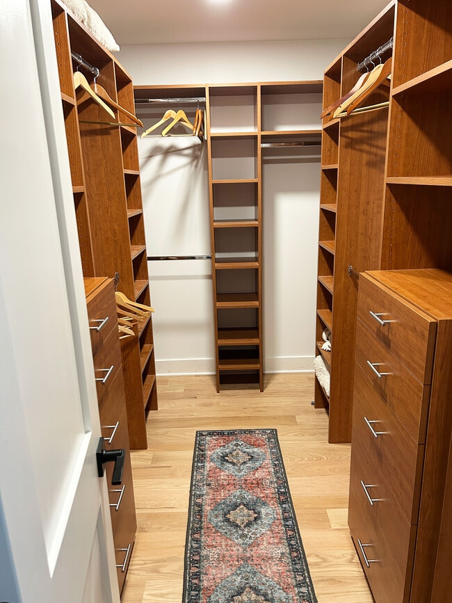 Building Photo - 6427 83rd Pl