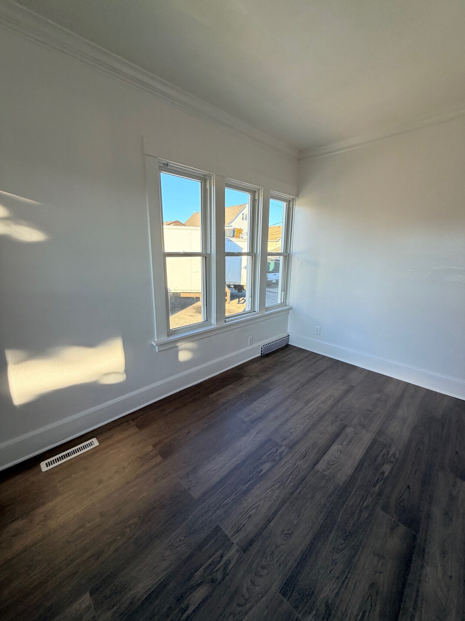 Building Photo - 1352 S 59th St