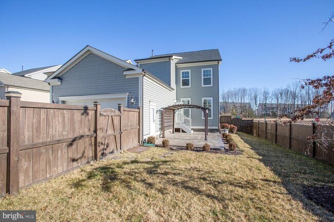 Building Photo - 366 Embrey Mill Rd