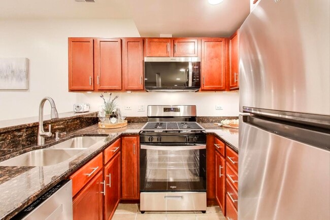 Building Photo - 6170 N Winchester Ave