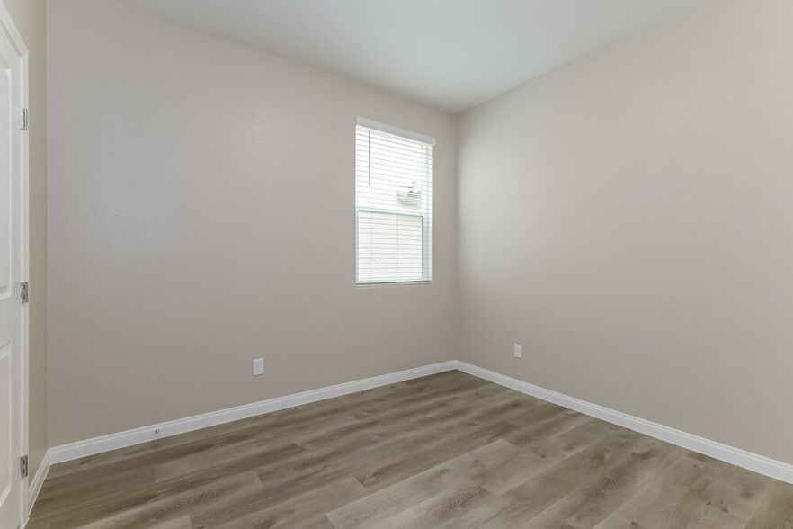 Building Photo - 2938 Saltillo Ln