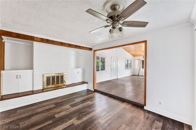 Building Photo - 1828 Hassett Ave