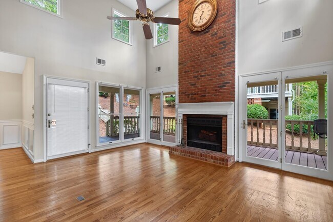 Building Photo - 1050 Cupp Ln
