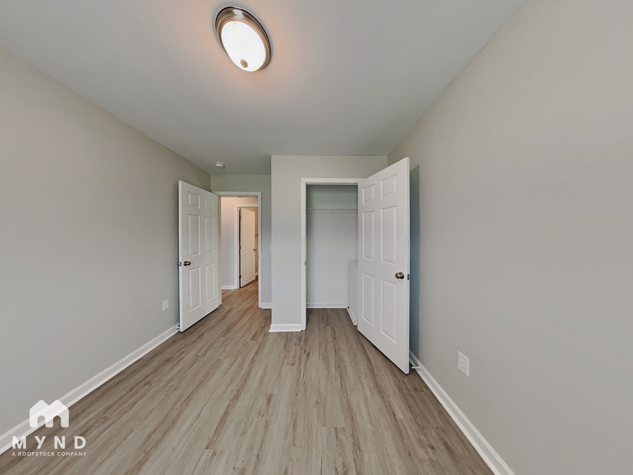 Building Photo - 215 Clearwater Dr
