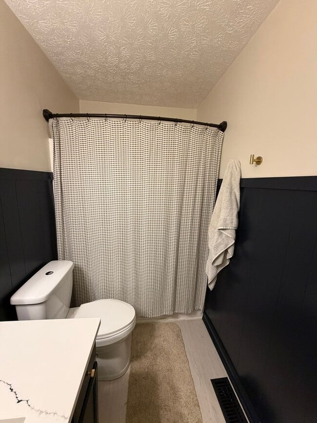 Building Photo - 7031 Darnell St