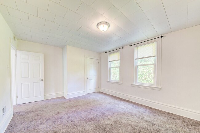 Building Photo - 24 Penelope St