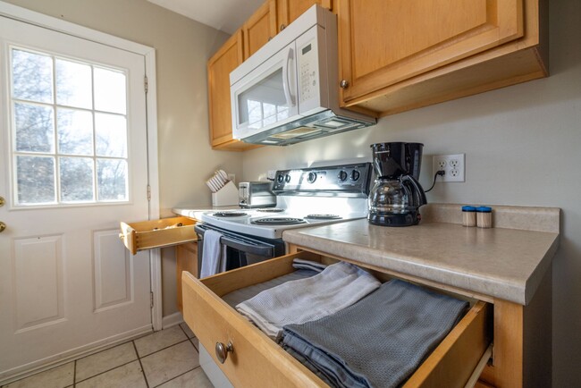 Building Photo - 707 Bagwell Ct