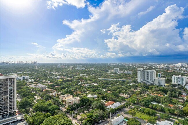 Building Photo - 1643 Brickell Ave
