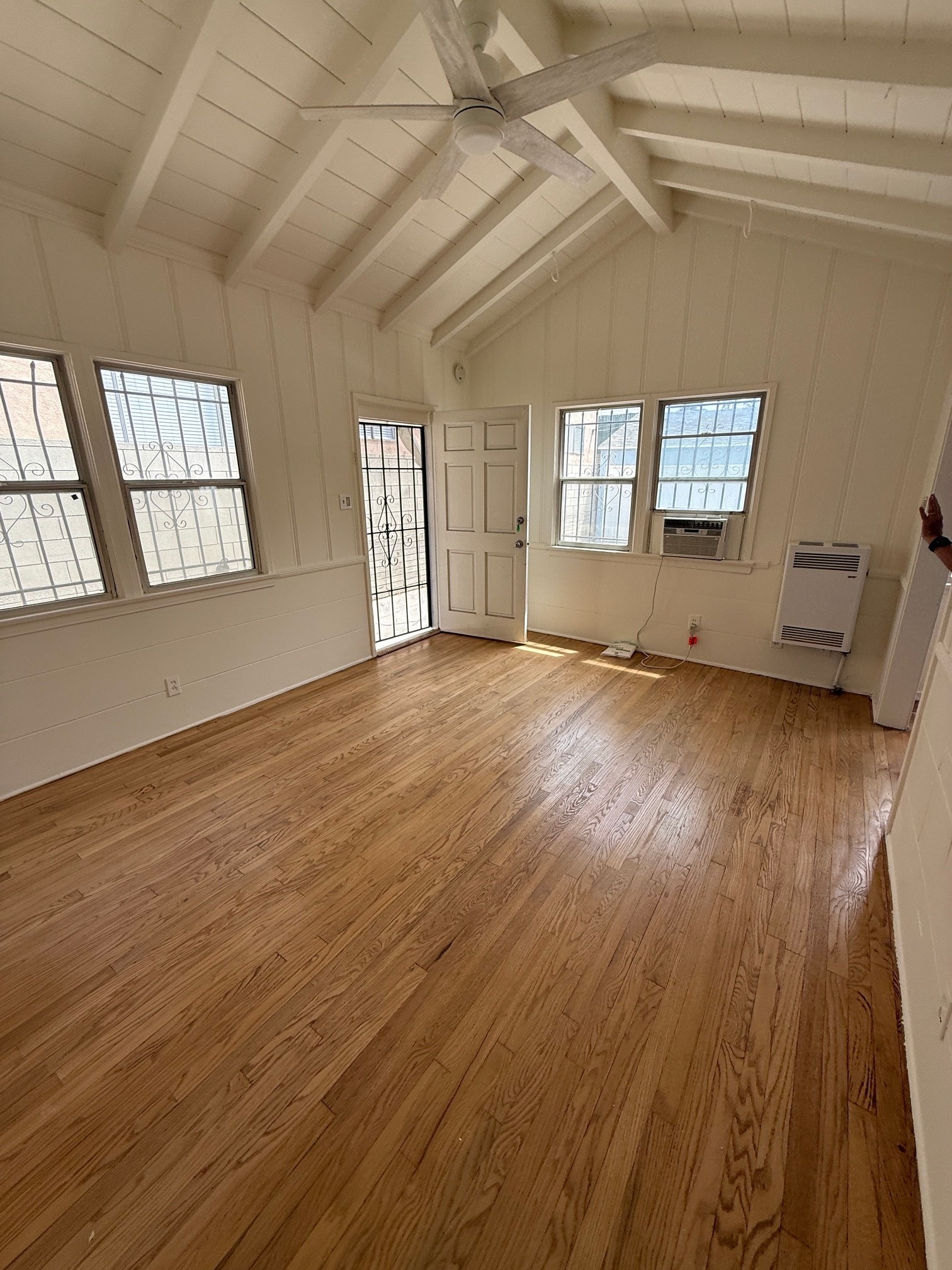 Living Room - 920 N Hayworth Ave