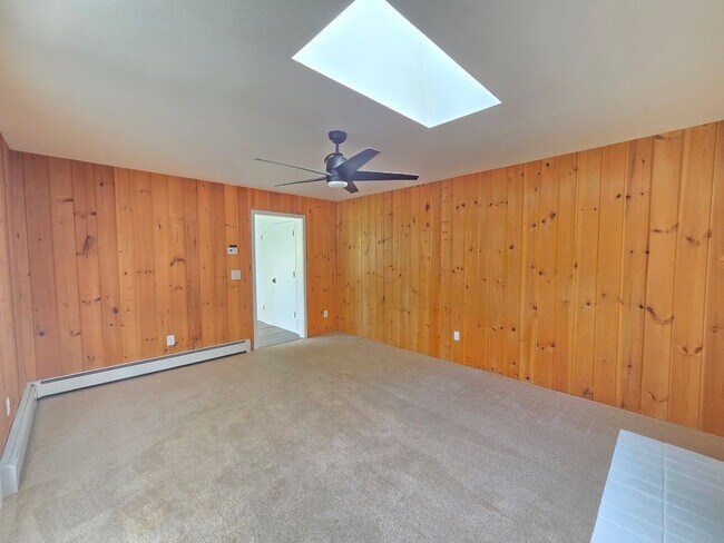 Building Photo - $3,050 - 4 Bed / 2.5 Bath Beautiful Home in Upper South Hill