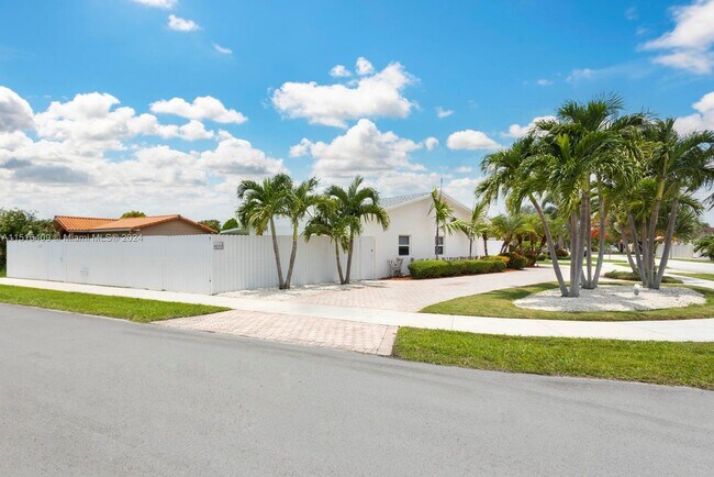 Building Photo - 10770 SW 26th St