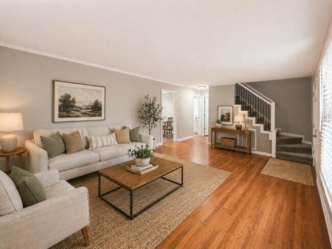 Building Photo - MOVE-IN SPECIAL!! $250 OFF First Month