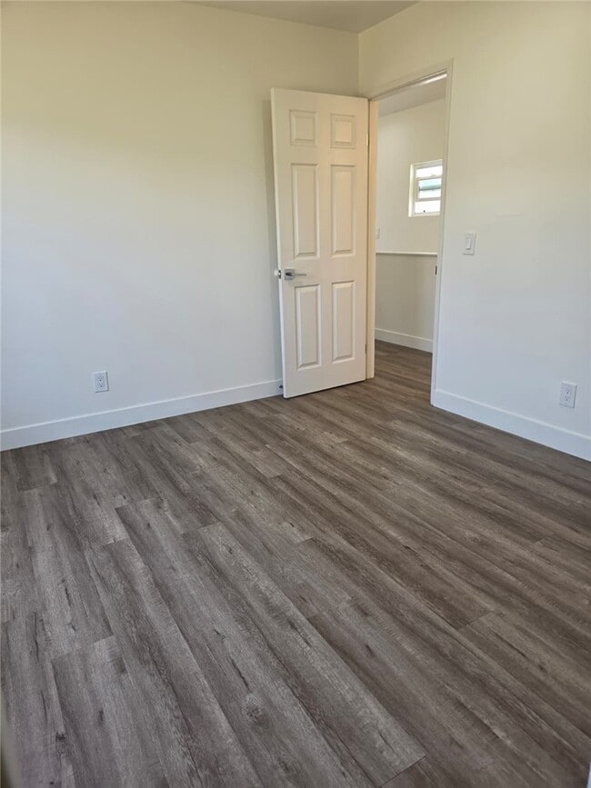 Building Photo - 1812 W Balboa Blvd