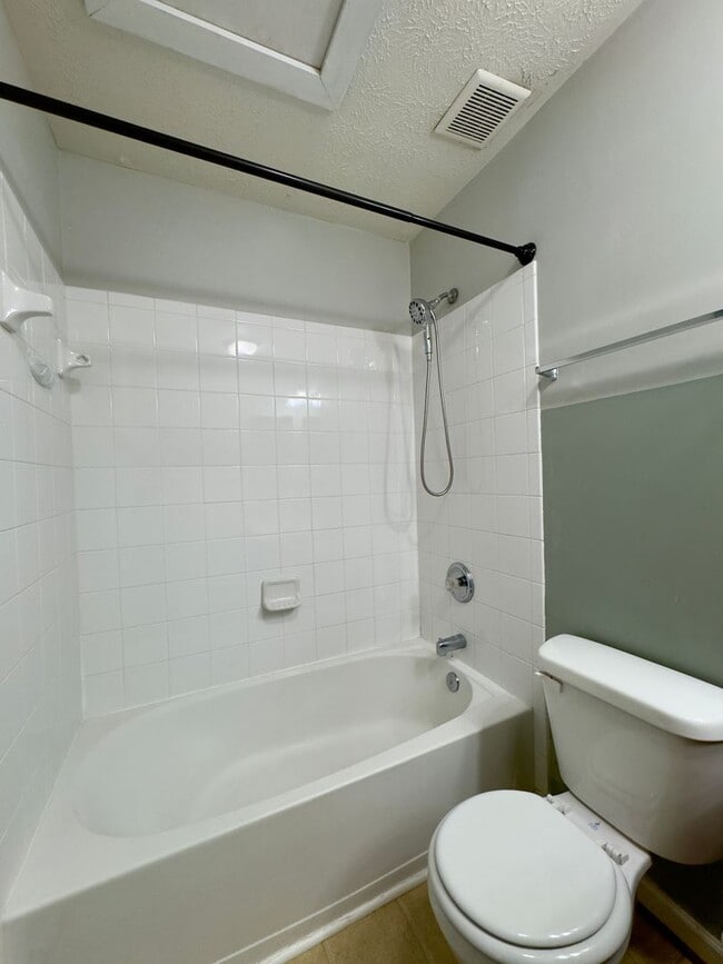 Building Photo - Charming 2 Bedroom/2.5 Bathroom Townhome in Aberdeen, MD!