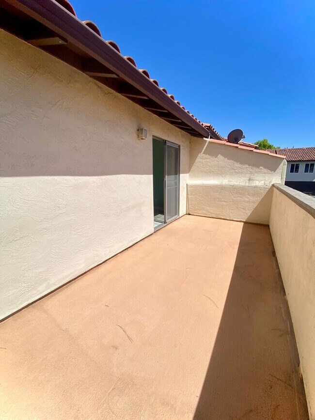 Building Photo - Charming 2-Bedroom Townhouse in Fremont - ...