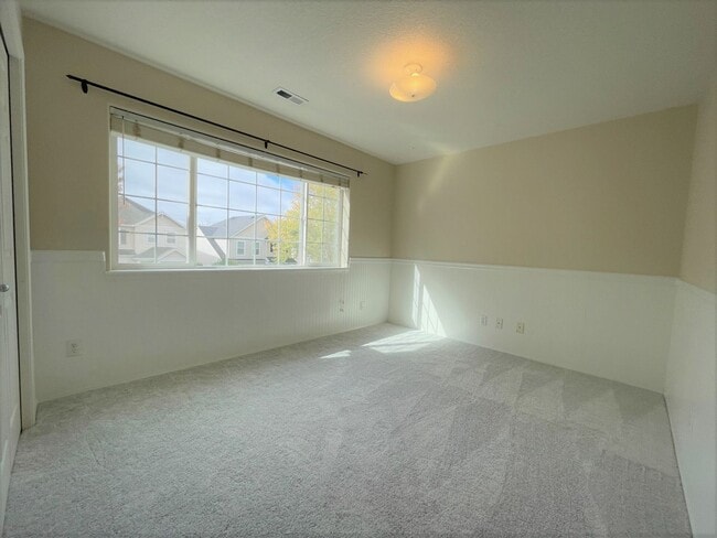 Building Photo - 16873 NW Oak Creek Dr