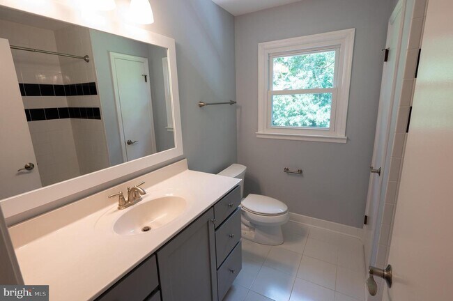 Building Photo - 4809 Piney Branch Rd