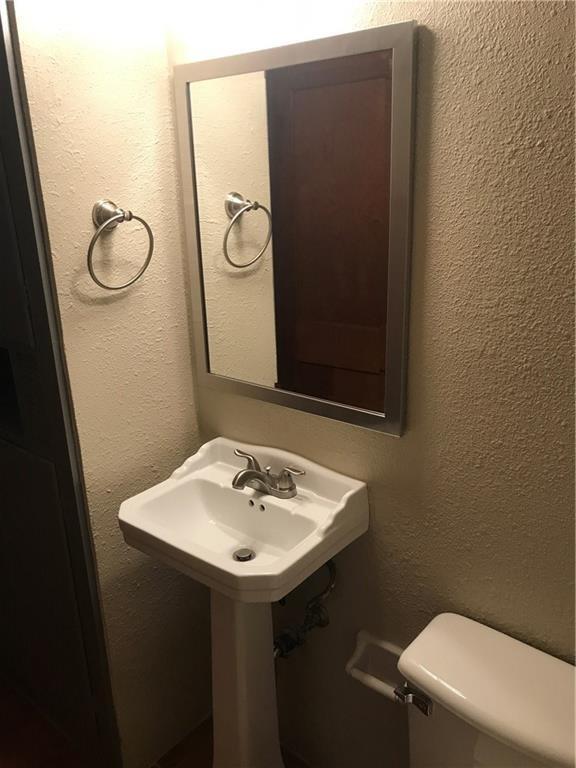 Building Photo - 1501 W 40th St