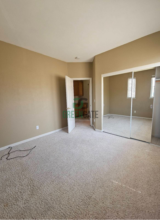 Building Photo - Price Reduced! 4 Bedroom 3 Bath Home is No...