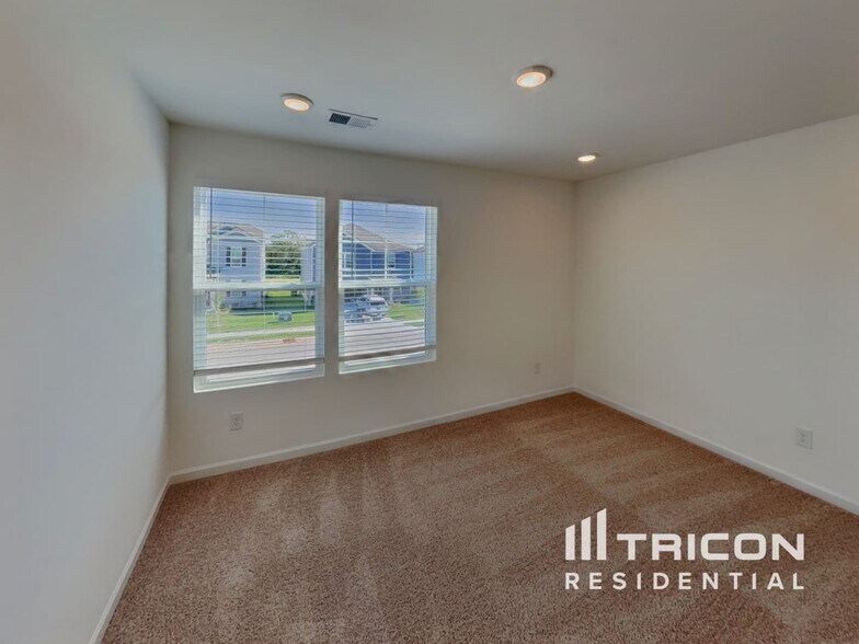 Building Photo - 281 Subban Ct