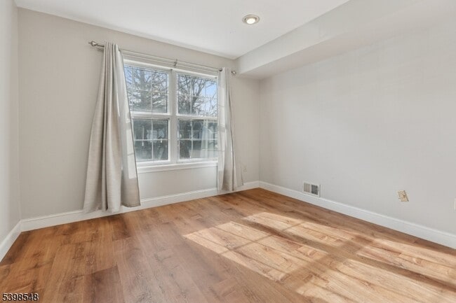 Building Photo - 360 Cotswold Pl