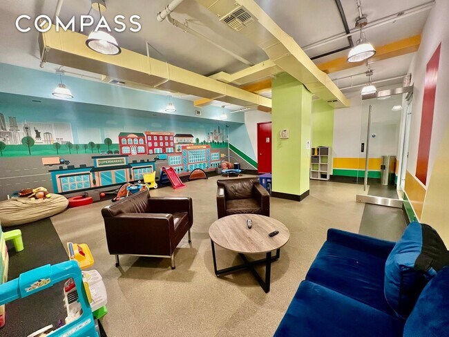 Building Photo - 59 John St