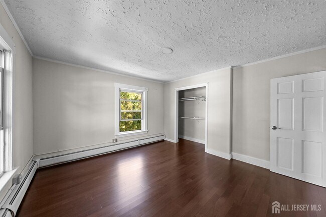 Building Photo - 1237 S 10th St