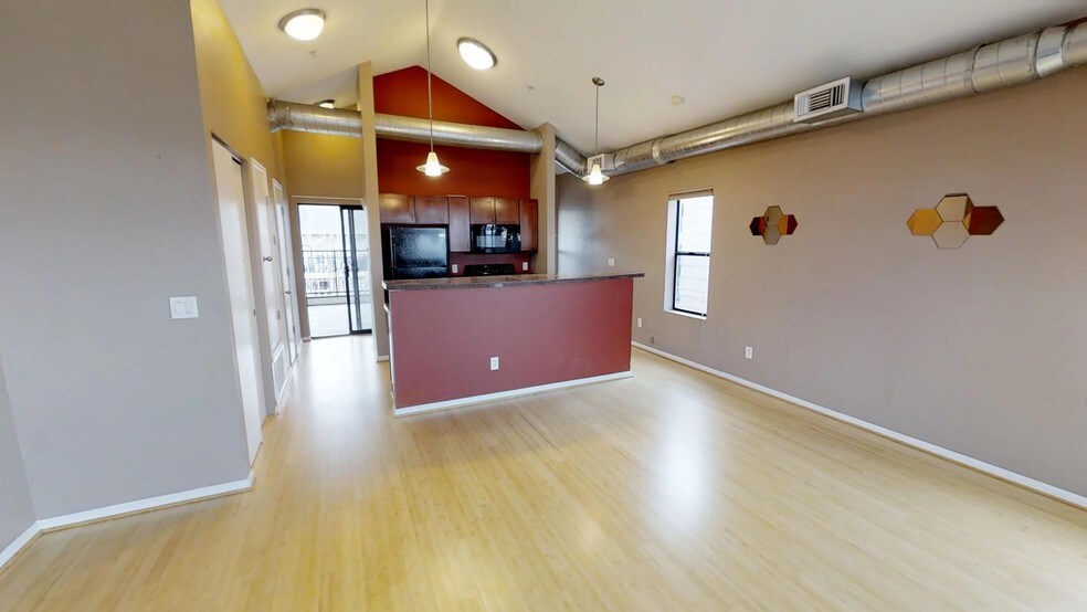 Building Photo - 3038 Umatilla St