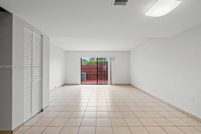 Building Photo - 319 NW 109th Ave